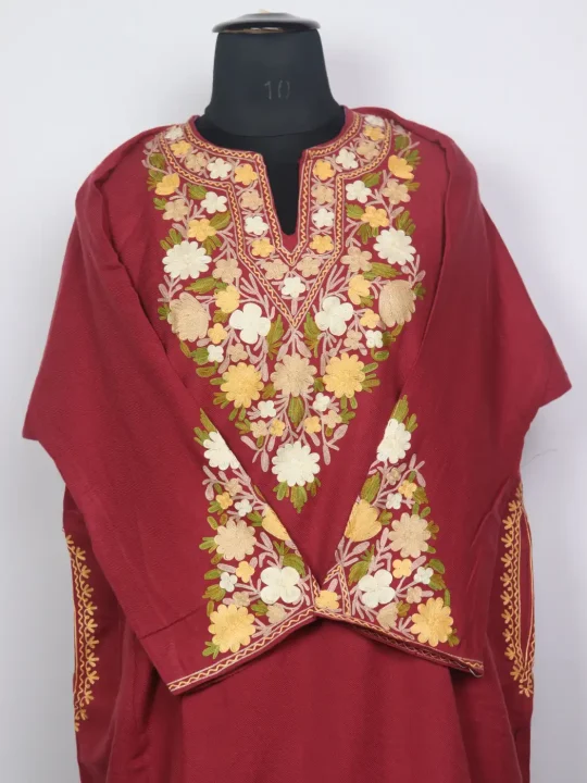 Farhana Kashmiri Soft Pink Cashmilon Pheran for Women with Sleeve Point Aari Kaam - Image 2
