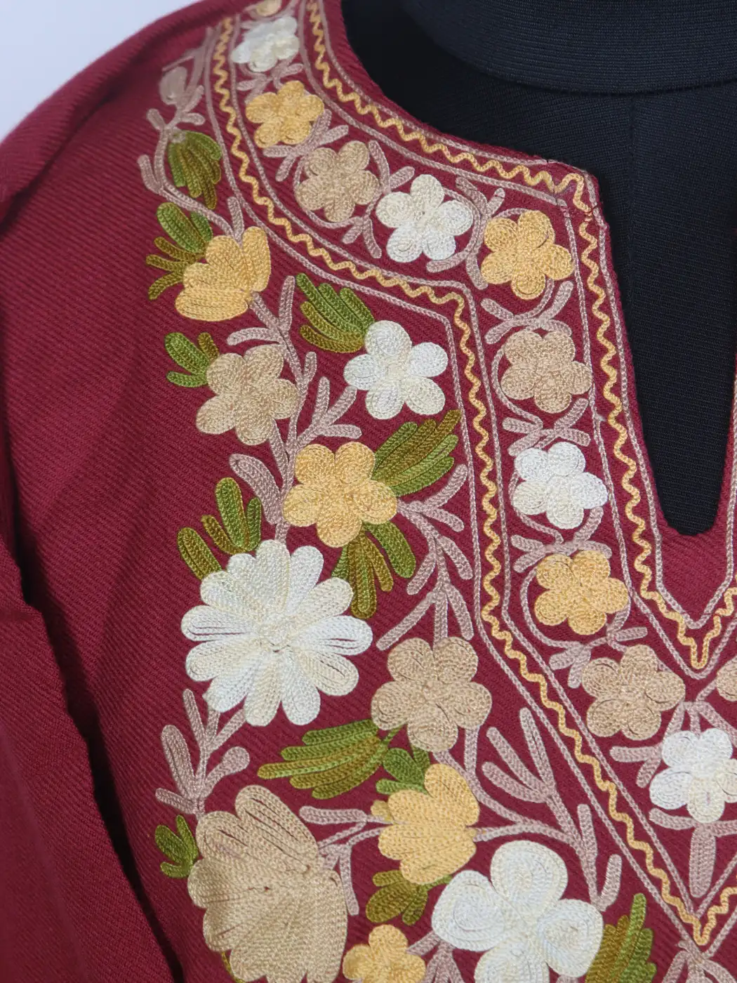 Farhana Kashmiri Soft Pink Cashmilon Pheran for Women with Sleeve Point Aari Kaam - Image 3