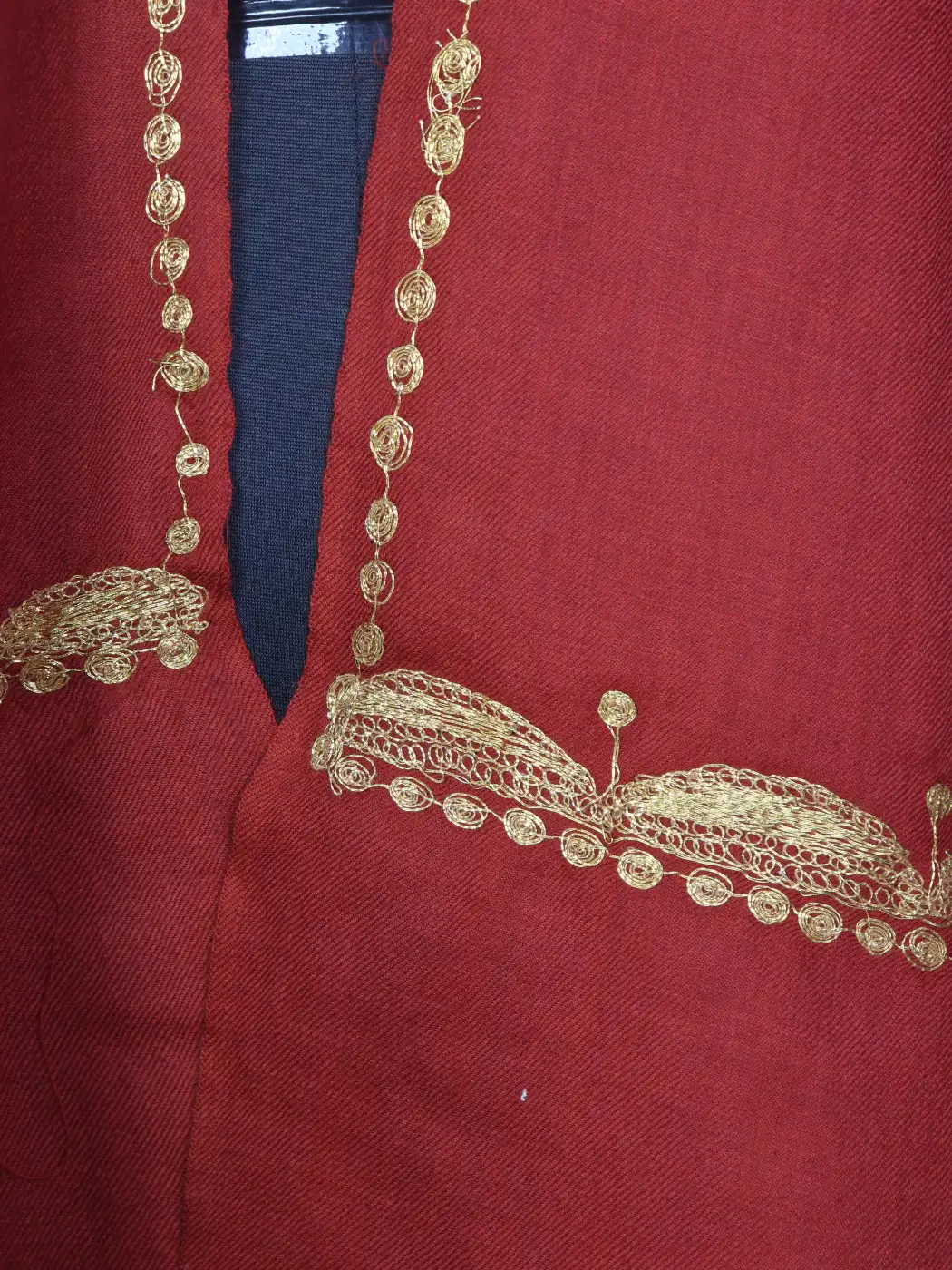 Kashmiri Toosha Stole for Women with Botte Tilla Embroidery | Gulrukh Red - Image 3
