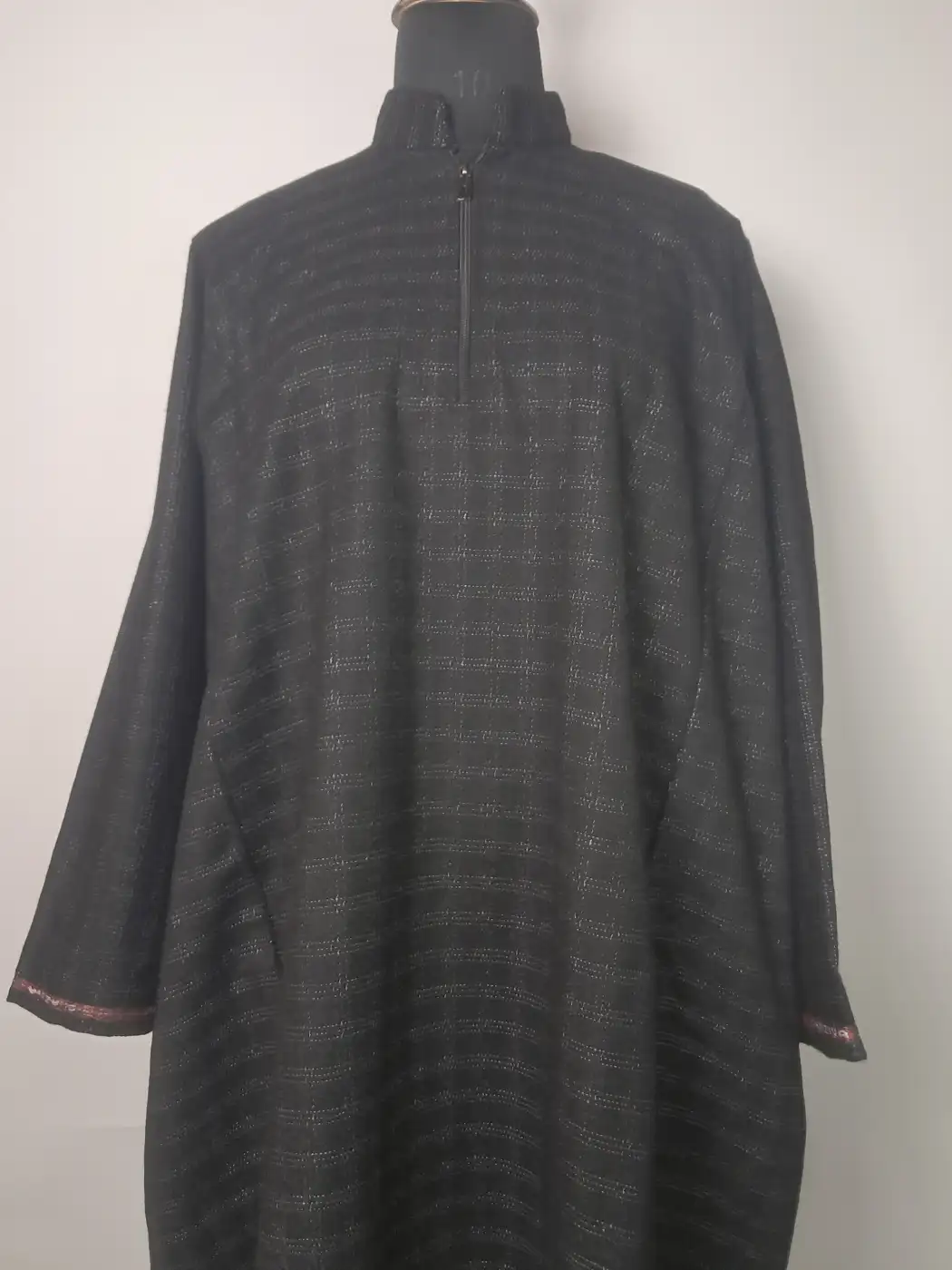 Kashmiri Tweed Shandar Black Pheran for Men - Image 3