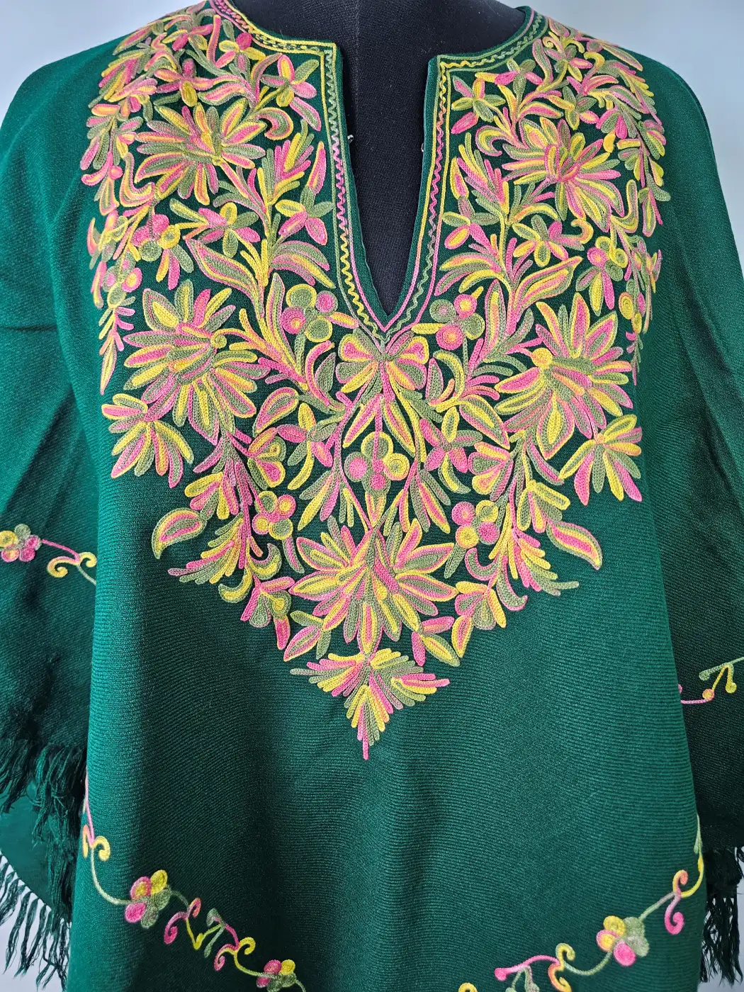 Pahalgam Green Kashmiri Poncho for Women with Aari Embroidery - Image 2