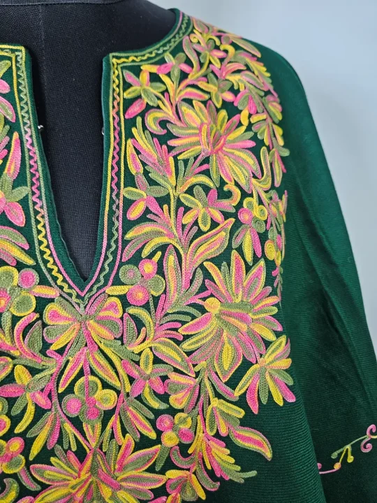 Pahalgam Green Kashmiri Poncho for Women with Aari Embroidery - Image 3