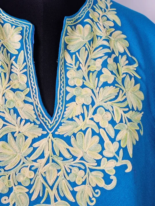 Kashmiri Srinager Zeba Blue Aari Poncho for Women - Image 3