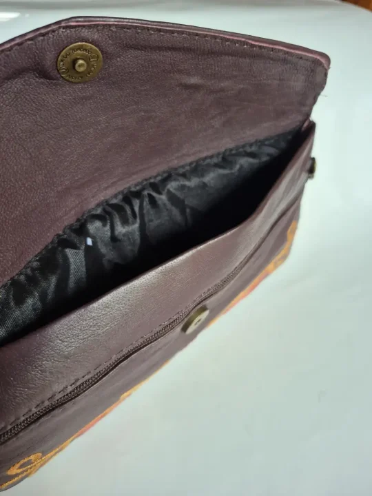 Kashmiri Leather Wallet with Aari Embroidery Noor - Image 3