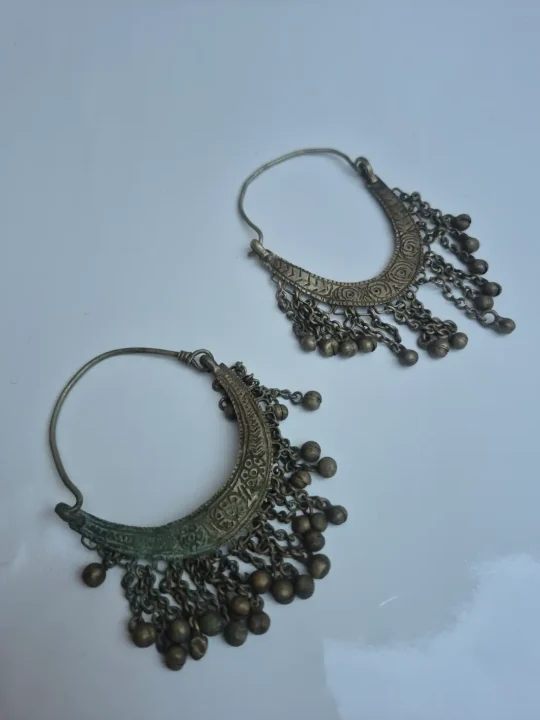 Kashmiri Handmade Nazakat Bali Earrings with Engraved Crescent Design - Image 4