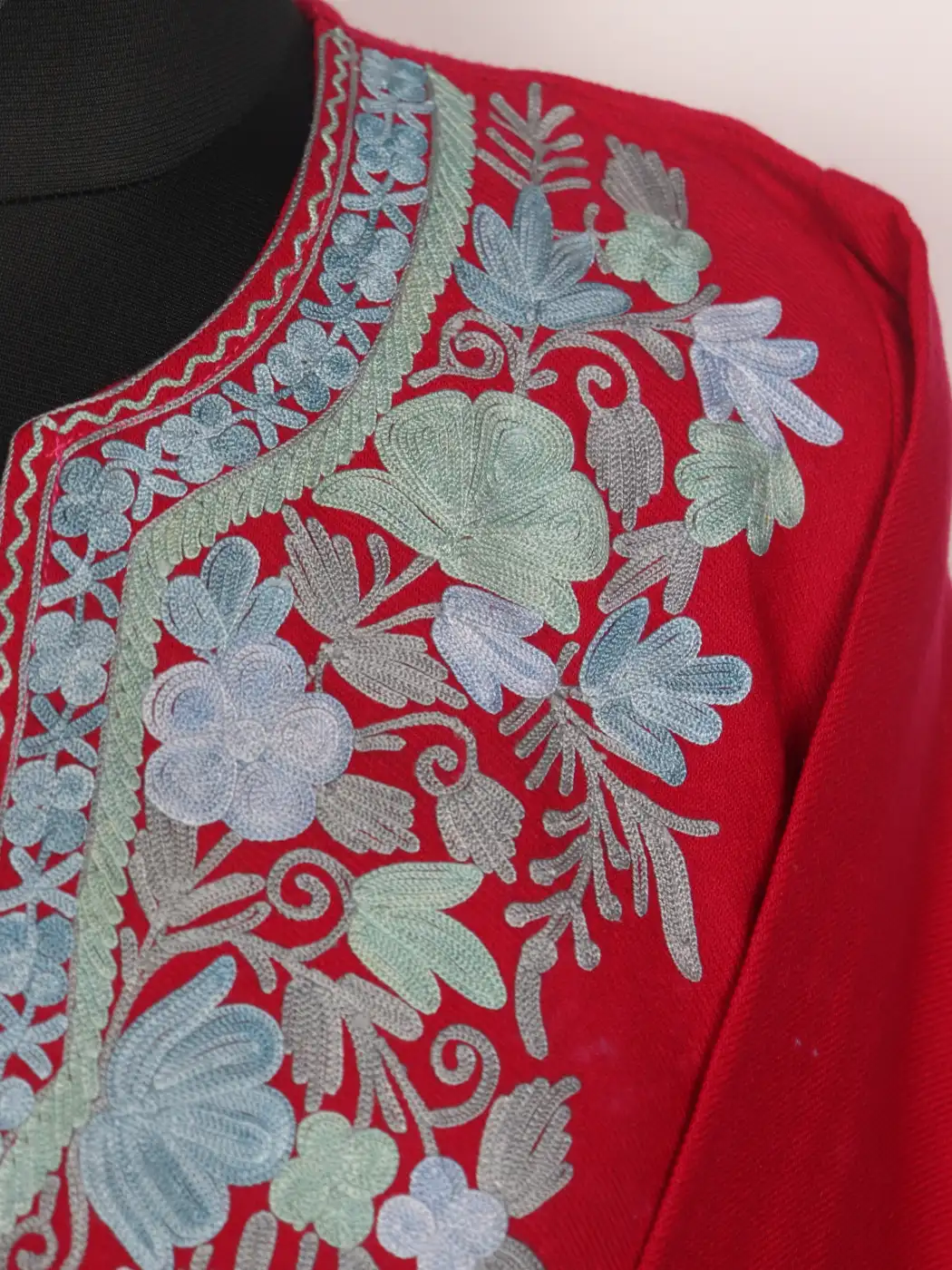 Kashmiri Pink Cashmilon Pheran for Women Roshan with Sleeve Point Aari Embroidery - Image 2