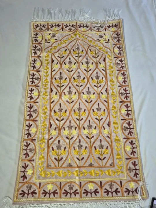 Yaqeen Kashmiri Soft Pink Prayer Mat with Aari Embroidery