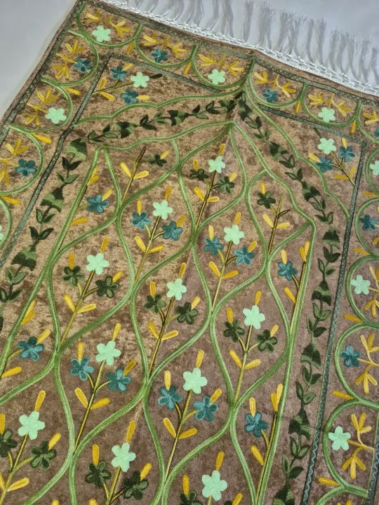 Kashmiri Olive Prayer Mat with Aari Embroidery - Image 2