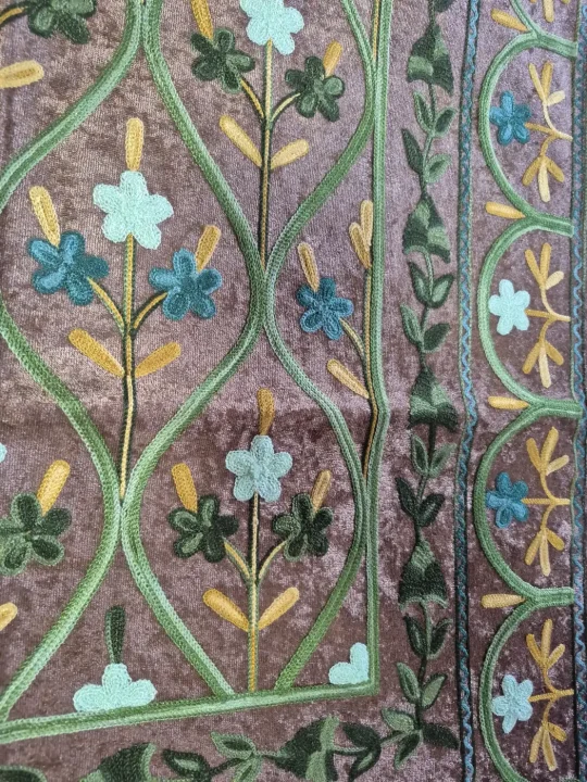 Kashmiri Olive Prayer Mat with Aari Embroidery - Image 3