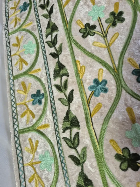 Kashmiri Aahista Cream Prayer Mat with Green Floral Aari Embroidery - Image 3