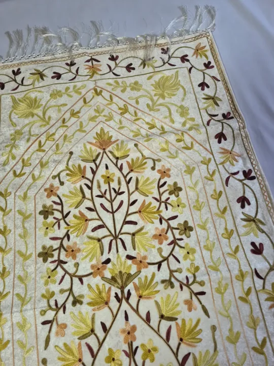 Aaftab Kashmiri Cream Prayer Mat with Floral Aari Embroidery - Image 2