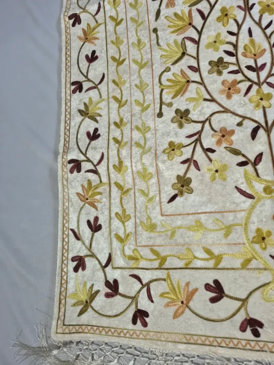 Aaftab Kashmiri Cream Prayer Mat with Floral Aari Embroidery - Image 3