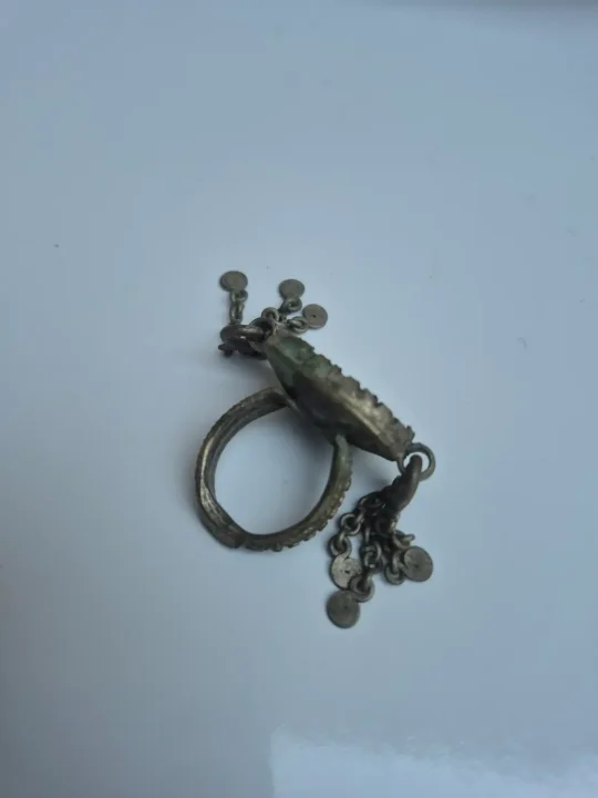 Kashmiri Vintage Mehnoosh Handmade Ring with Oval Stone Details - Image 2