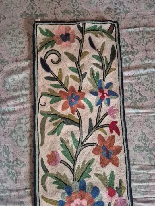 Shrunzfall Handmade Kashmiri Wool Thread Embroidery Chain Stitch Runner 5*1ft - Image 4