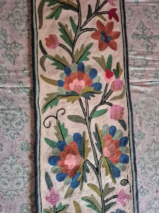 Shrunzfall Handmade Kashmiri Wool Thread Embroidery Chain Stitch Runner 5*1ft - Image 5