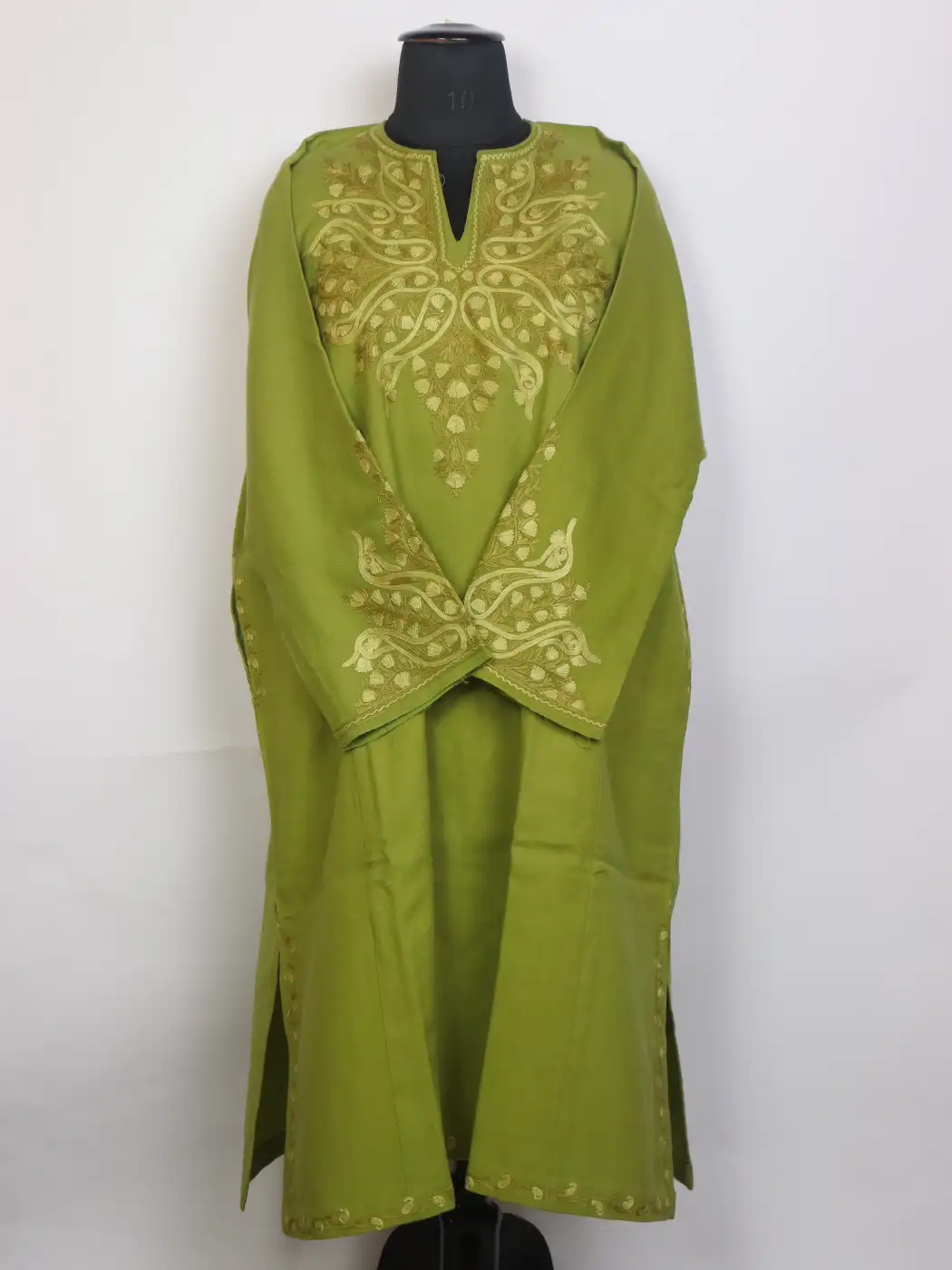 Aiza Olive Green Kashmiri Sleeve Pointed Rezkaar Aari Work Pheran in Raffal Wool