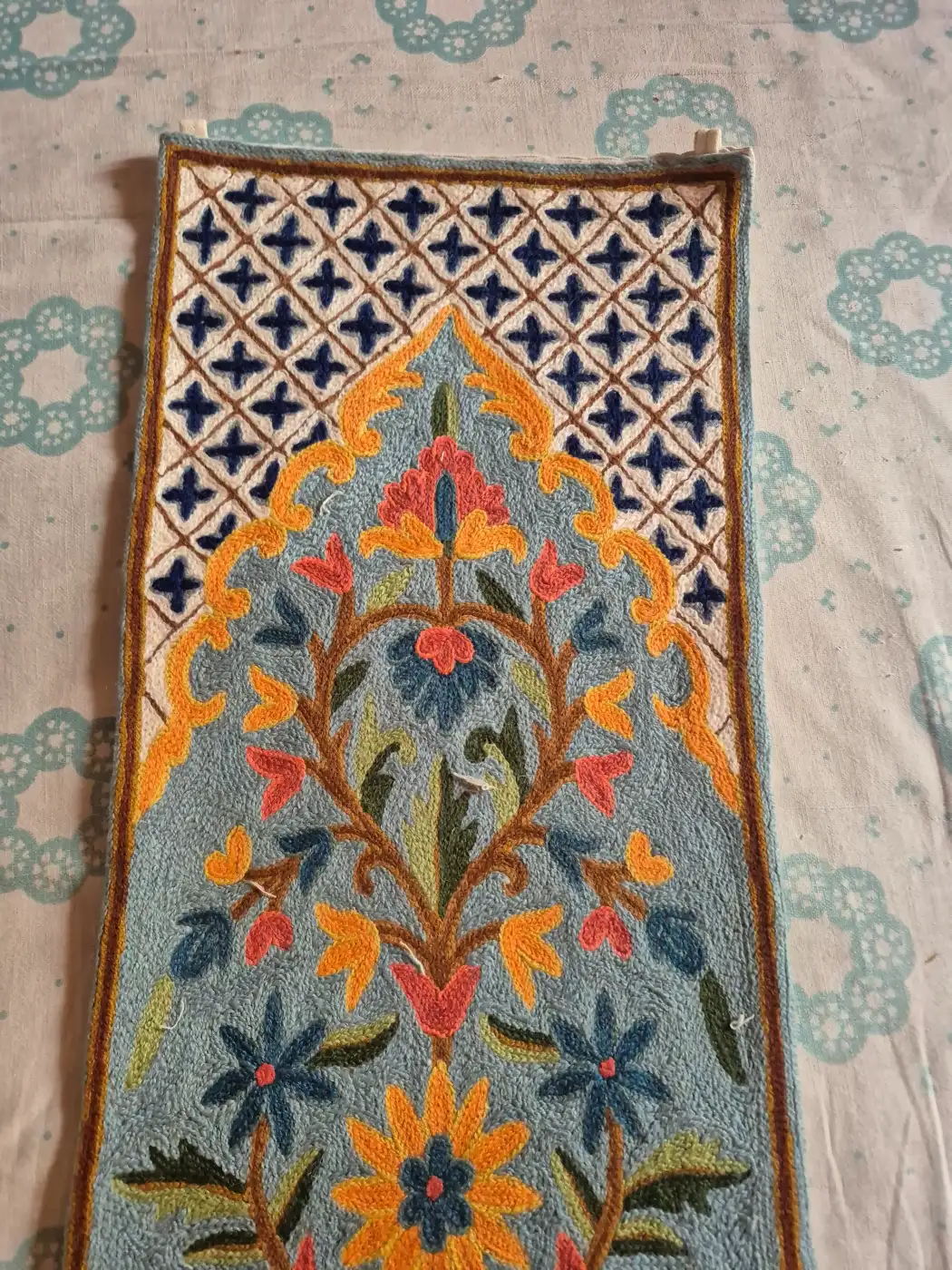 Pari Mahal Kashmiri Wool Thread Embroidery Chain Stitch Handmade Runner 4*1.5ft - Image 4