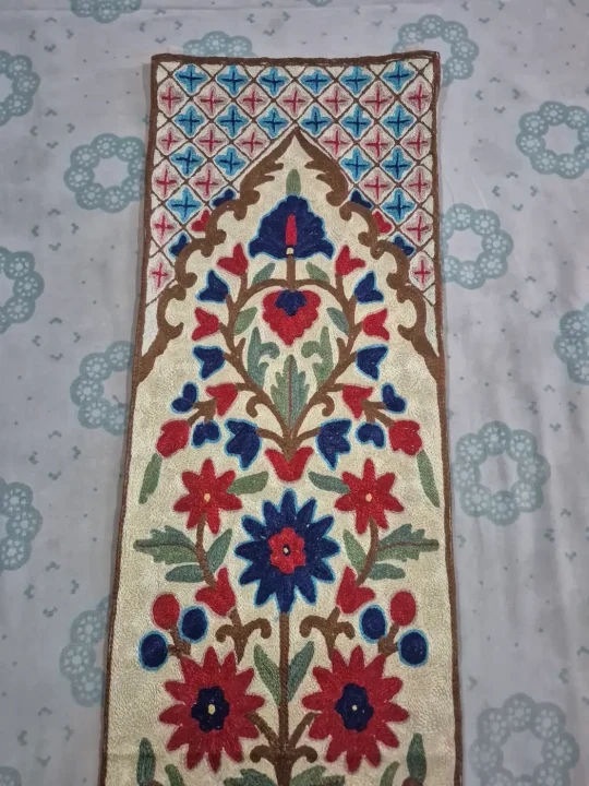 Pahalgam Kashmiri Handmade Silk Thread Chain Stitch Embroidery Runner 4*1ft - Image 4