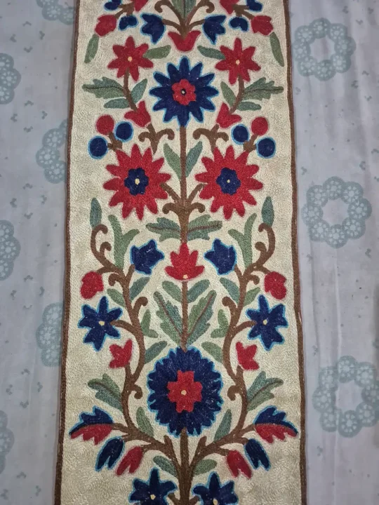 Pahalgam Kashmiri Handmade Silk Thread Chain Stitch Embroidery Runner 4*1ft - Image 5