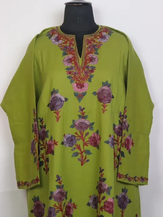 Awleen Kashmiri Green Boothidar Aari Work Pheran in Raffal Wool - Image 2
