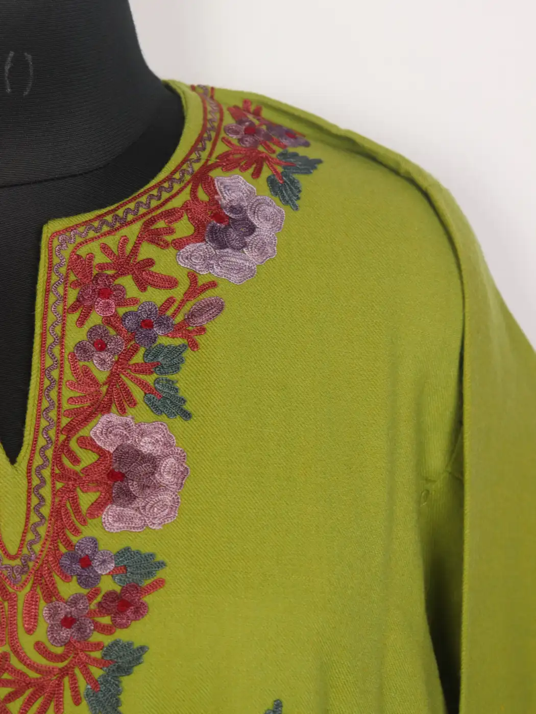 Awleen Kashmiri Green Boothidar Aari Work Pheran in Raffal Wool - Image 3