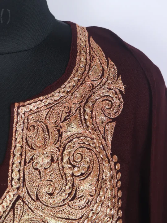 Bisma Kashmiri Raffal Wool Botte Tilla Work Pheran Maroon - Image 3