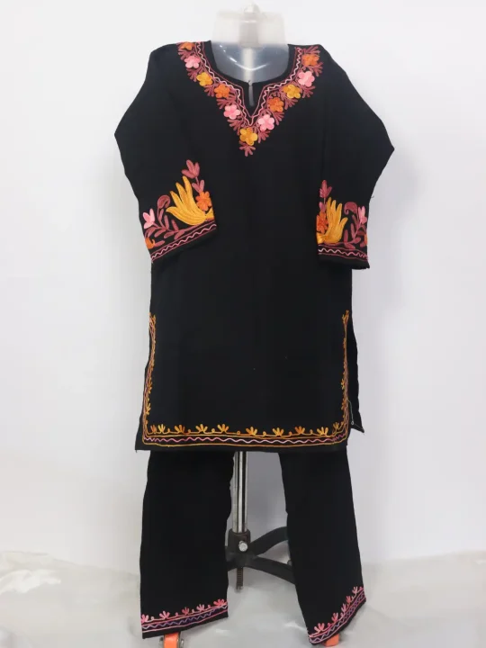 Daneen Black Kashmiri Girls 2pc Pheran Set With Aari Work In Cashmilon Wool (5 to 6 Y)