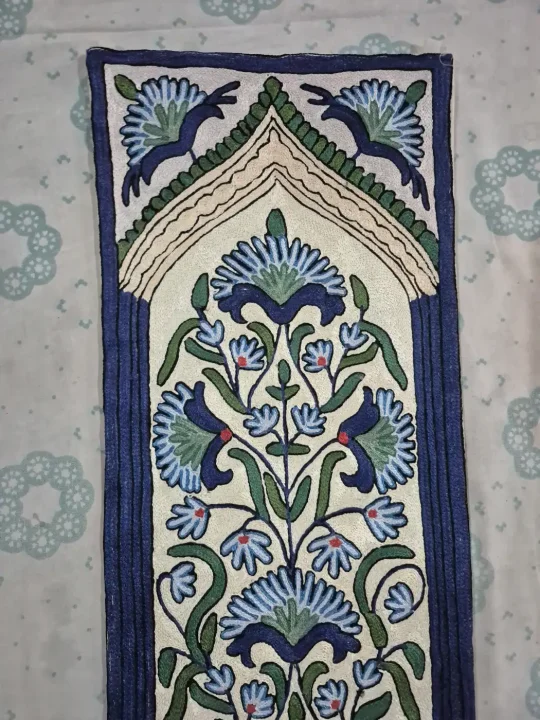 Gulmarg Kashmiri Handmade Silk Thread Chain Stitch Embroidery Runner 4*1ft - Image 4