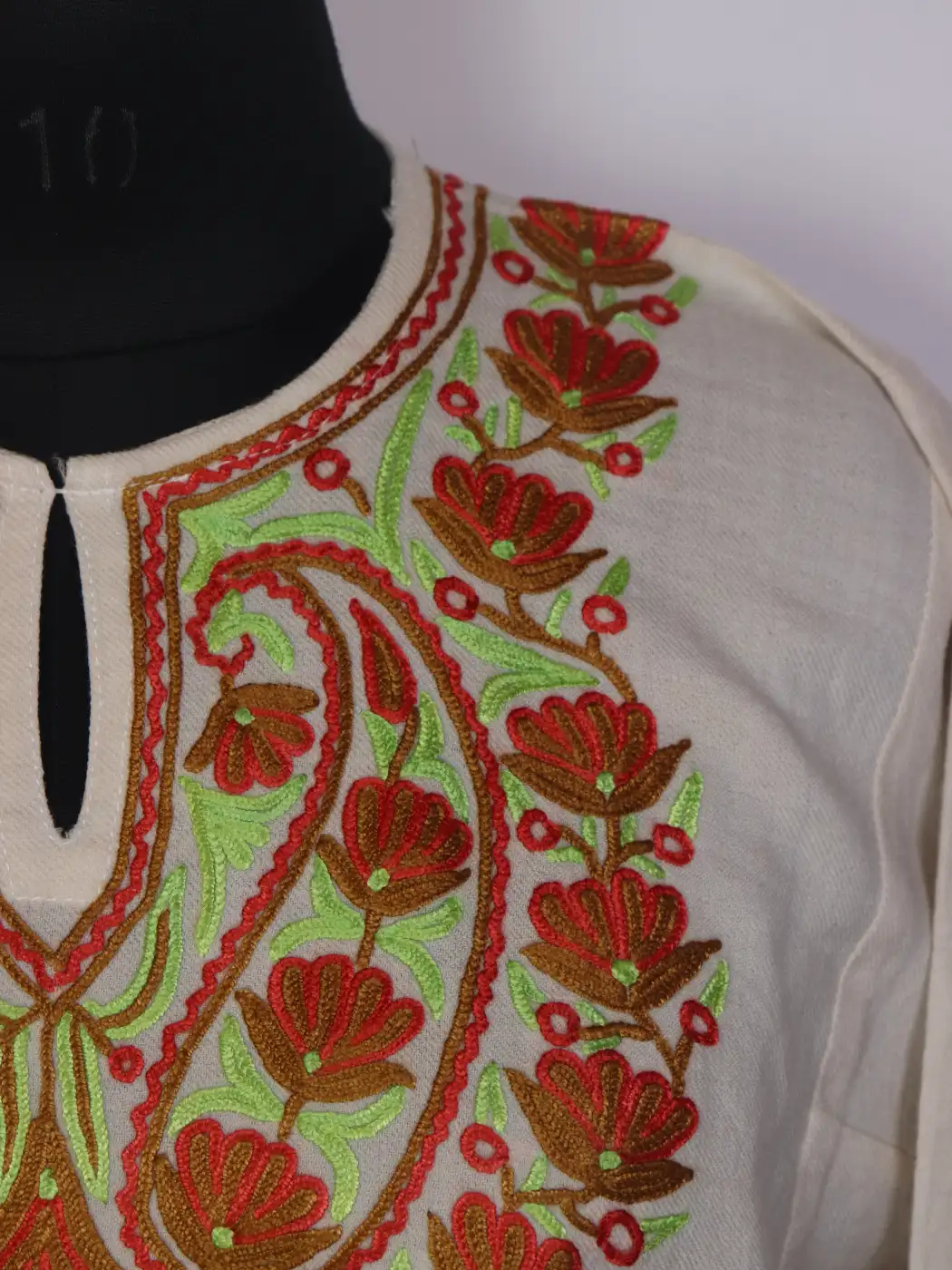 Mehrunissa White Kashmiri Pheran with Hand Aari Work in Raffal Wool - Image 3