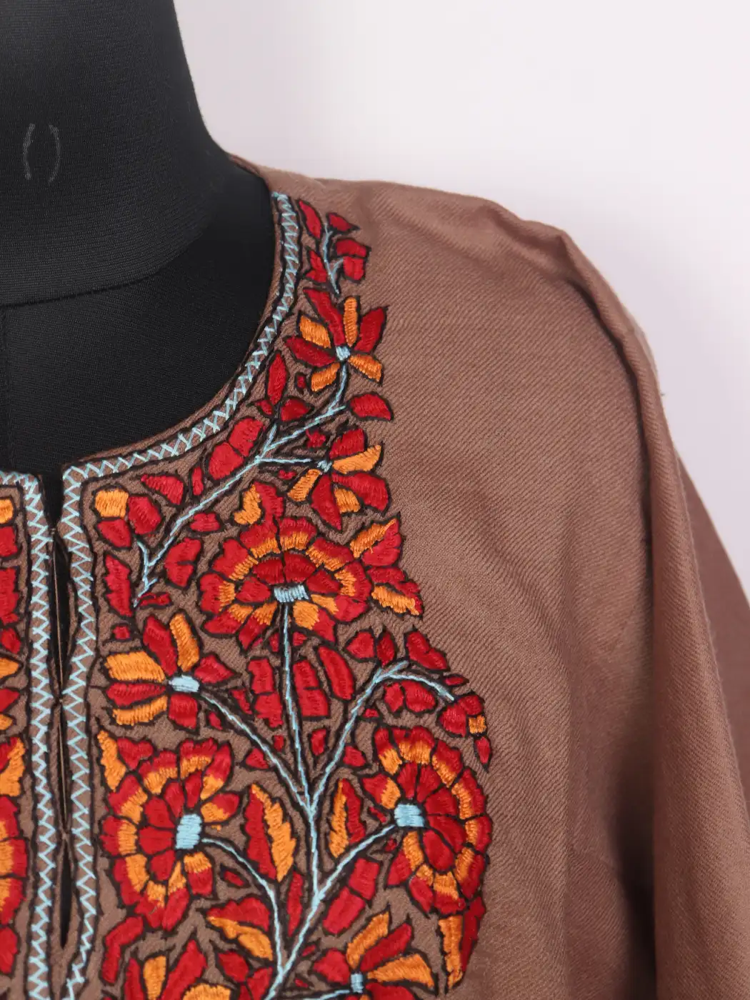 Gulnaaz Peach Kashmiri 3pc Hand Sozni Paper Machie Style Pheran Set in Raffal Wool - Image 3