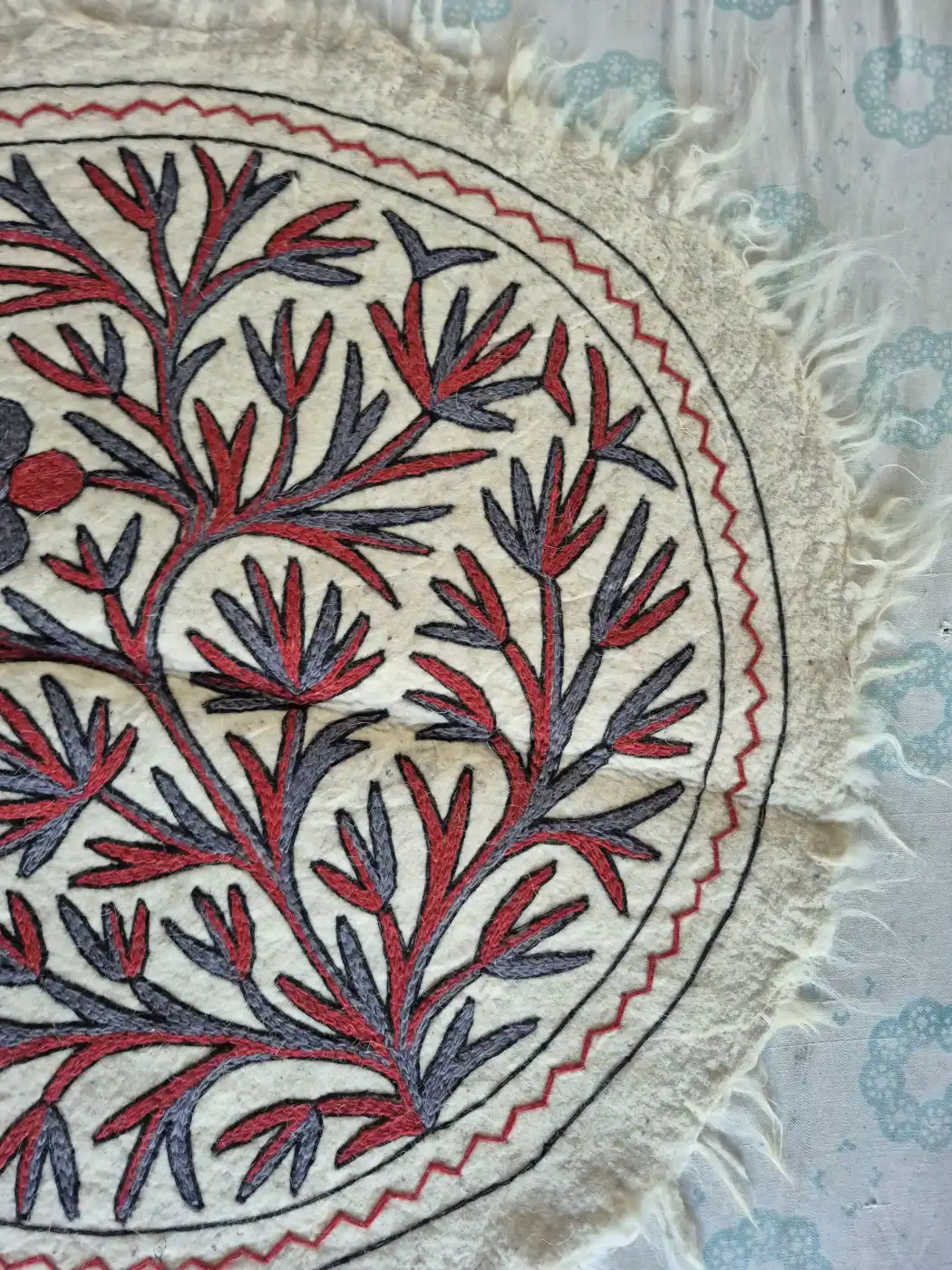 Gulrang Heritage Wool Kashmiri Namda with Crimson Botanical Branches – 3x3 Feet - Image 2