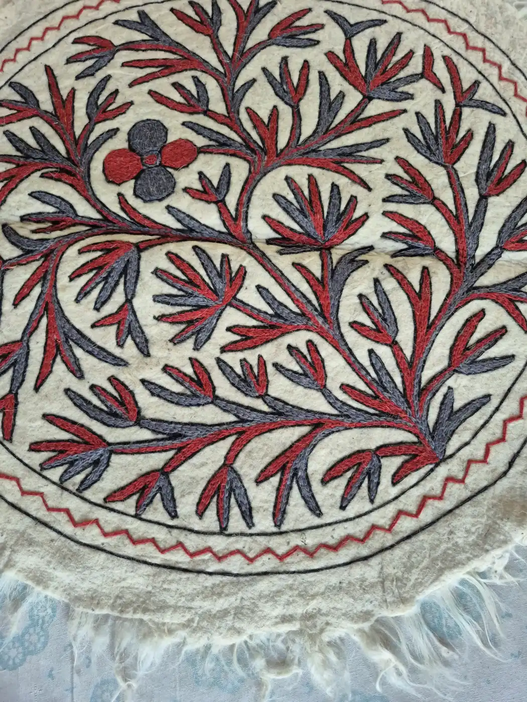 Gulrang Heritage Wool Kashmiri Namda with Crimson Botanical Branches – 3x3 Feet - Image 4