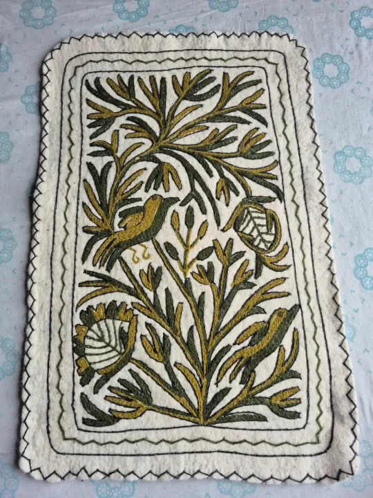 Gulshan-e-Sabz Hand Embroidered Namda Rug – Peacock Floral Design | 3×2 ft