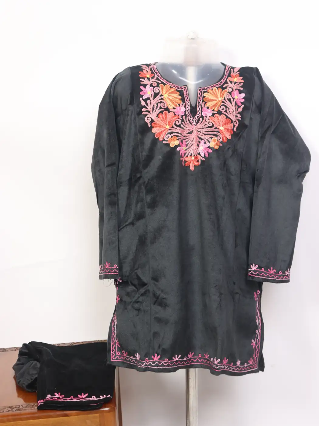 Hafsa Kashmiri Girls 2 Pc Pheran Set In Black Holland Velvet With Aari Work (3 to 4Y)