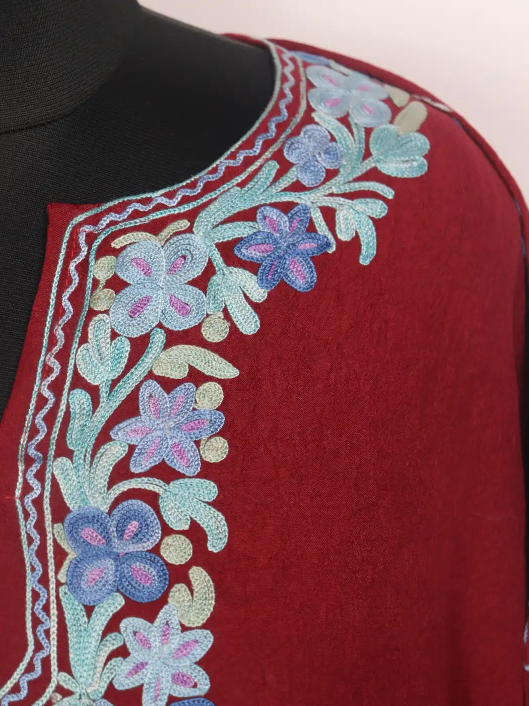 Hamna Maroon Kashmiri Long Kaftaan in Crush Cotton with Aari Work - Image 3