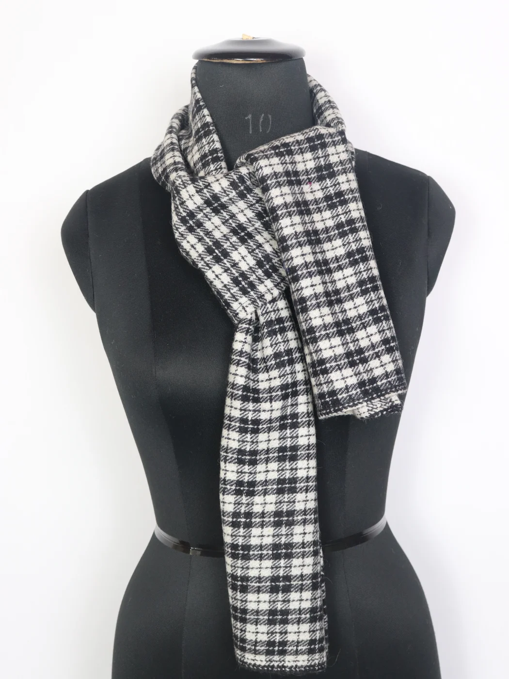 Hamza Kashmiri Handloom Tweed Unisex Muffler White - Image 2