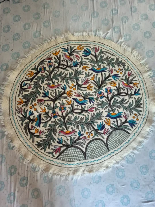 Hand Embroidered Kashmiri Namda Round Rug with Bird and Botanical Garden Motifs – 5x5 Feet
