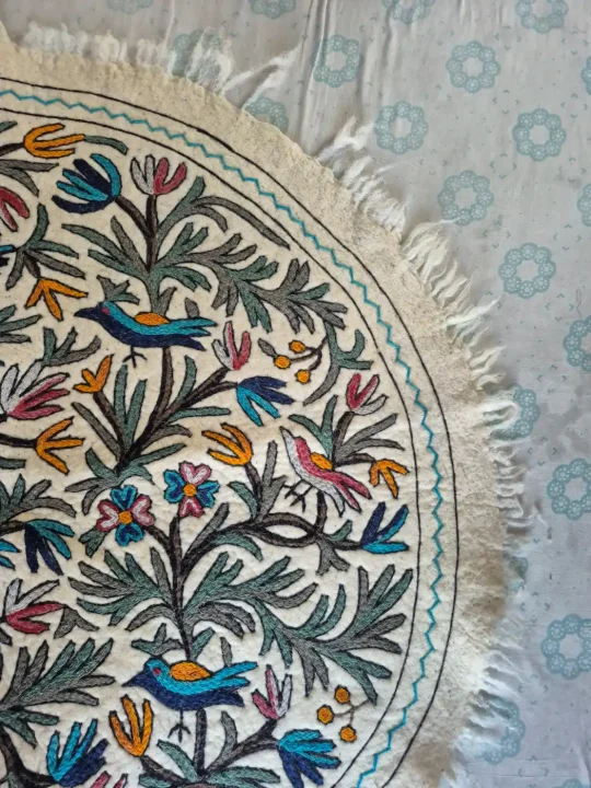 Hand Embroidered Kashmiri Namda Round Rug with Bird and Botanical Garden Motifs – 5x5 Feet - Image 2