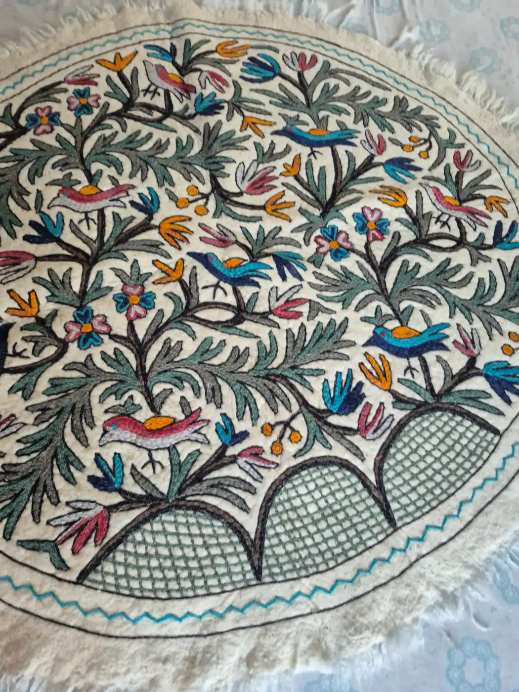 Hand Embroidered Kashmiri Namda Round Rug with Bird and Botanical Garden Motifs – 5x5 Feet - Image 4