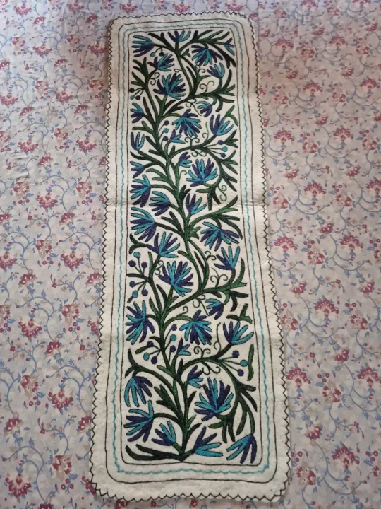 Hand Embroidered Kashmiri Namda Runner with Blue Floral Vine Design – 6x2