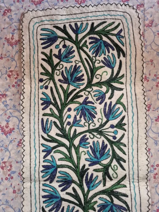 Hand Embroidered Kashmiri Namda Runner with Blue Floral Vine Design – 6x2 - Image 2