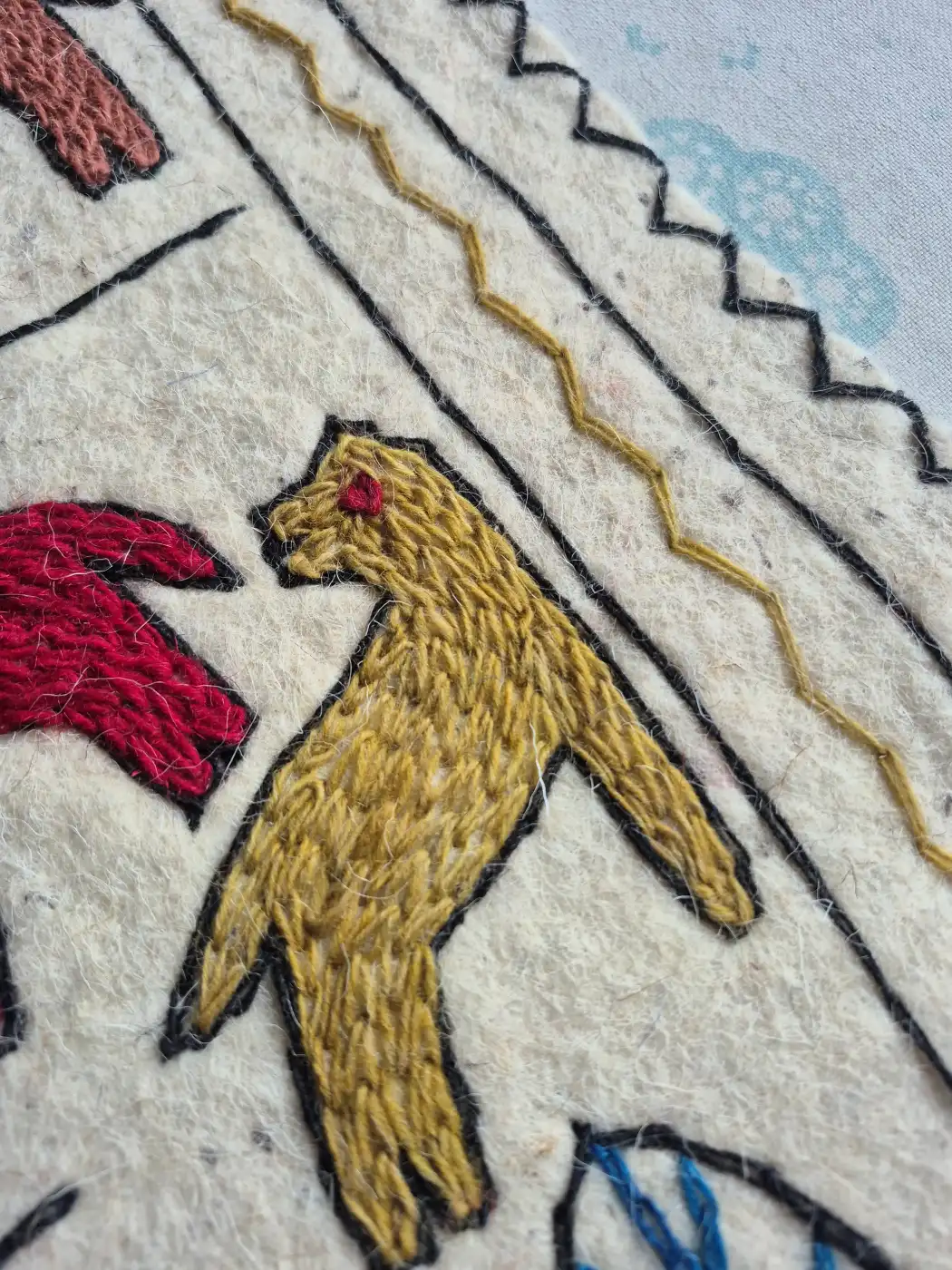 Animals Hand Embroidered Wool Namda 3 × 2 ft - Image 3