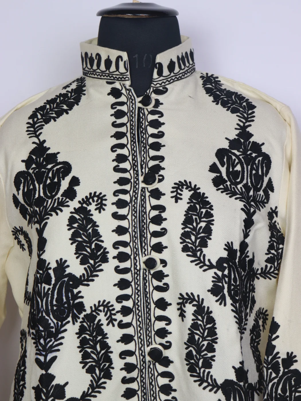 Hina Kashmiri Cream Cashmilon Wool Short Aari Embroidery Coat - Image 2