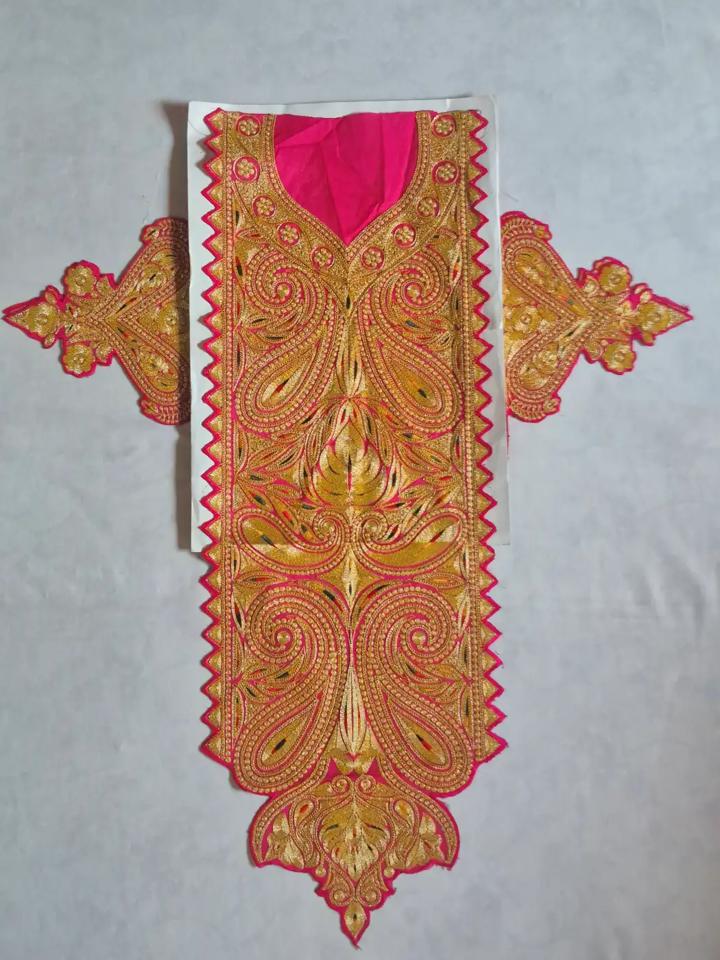 Hoor Pink Kashmiri Long Neck Tilla Patch Set with 4 Matching Patches