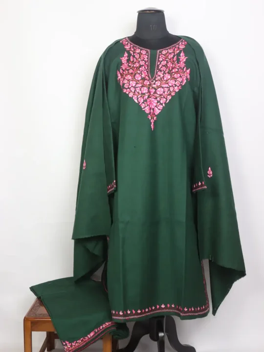 Juhi Kashmiri 3pc Green Hand Sozni Paper Machie Style Pheran Set in Raffal Wool