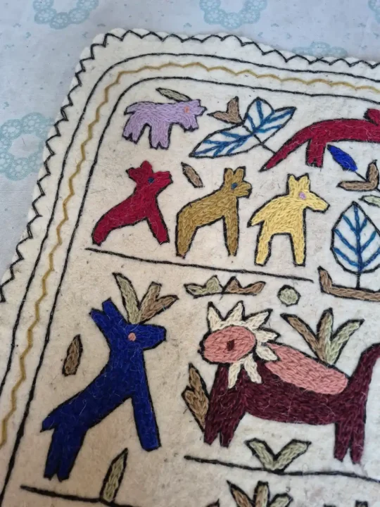 Jungle E Manzar Kashmiri Wool Embroidered Multicolour Namda Rug 3×2 Feet - Image 3