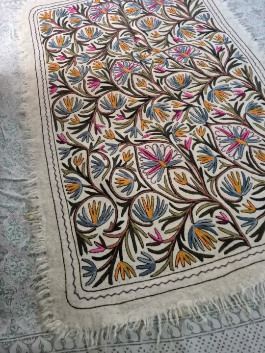 Kashmiri 7x5 Handmade Namda Rug Farsh With Embroidery - Image 2