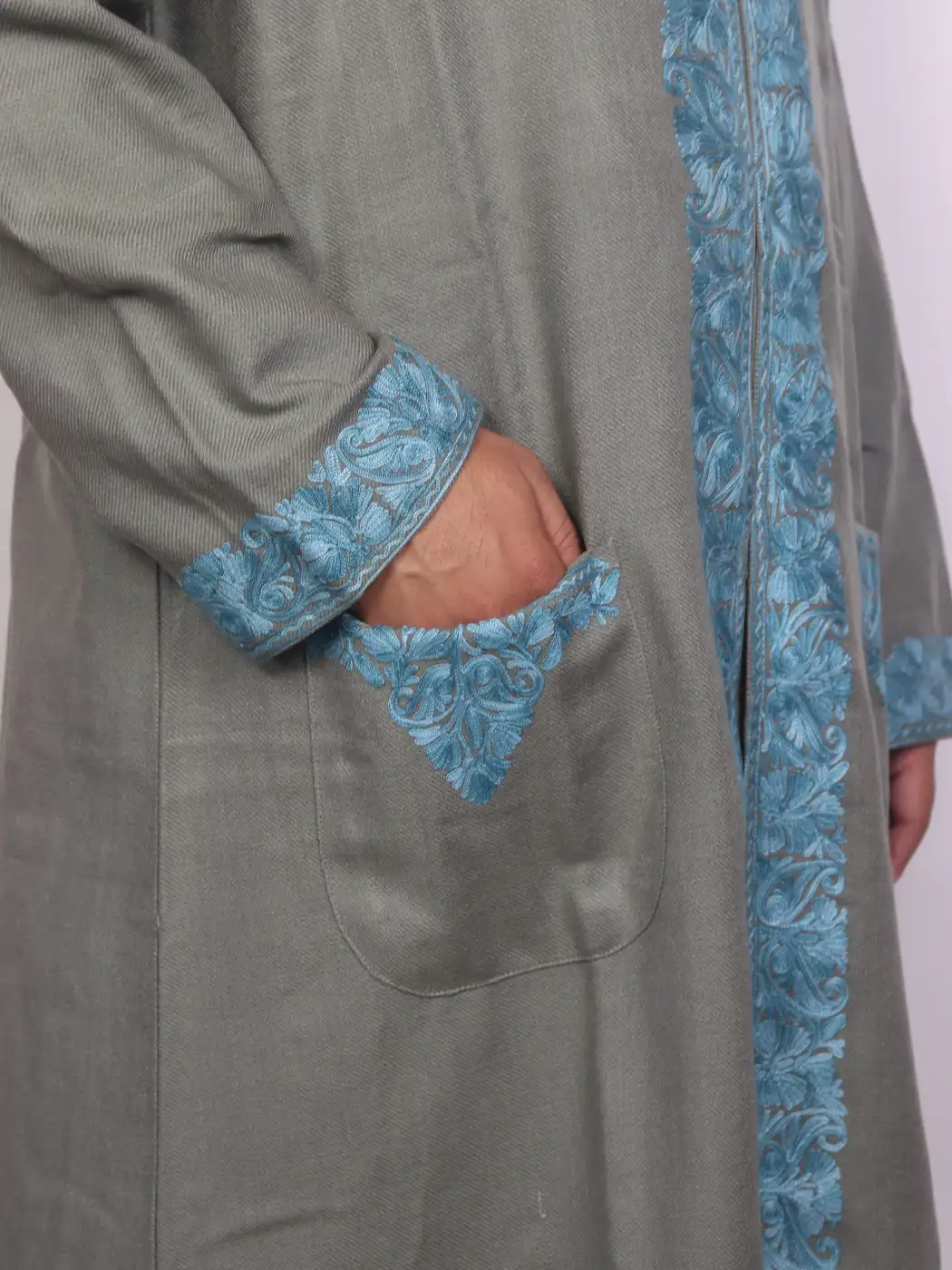 Kashmiri Cashmilon Wool Gown for Men | Imran Grey Bathrobe with Aari Embroidery - Image 2