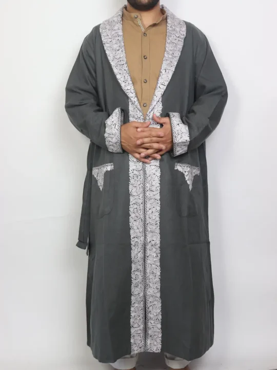 Kashmiri Shahkaar Cashmilon Wool Gown for Men | Grey Bathrobe with Aari Embroidery
