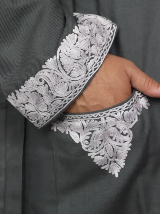 Kashmiri Shahkaar Cashmilon Wool Gown for Men | Grey Bathrobe with Aari Embroidery - Image 3
